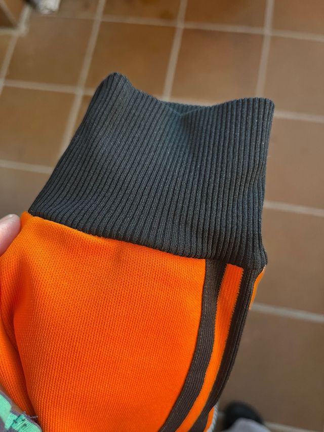 Chaqueta Adidas Naranja y Negra Cremallera