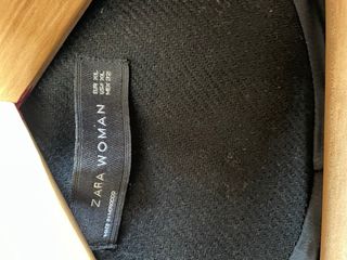 Chaquetón Negro Zara con Capucha y Pelo