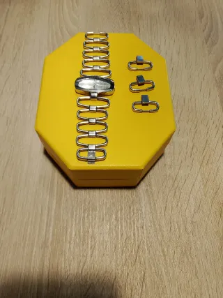 Reloj Armand Basi plateado con esfera gris