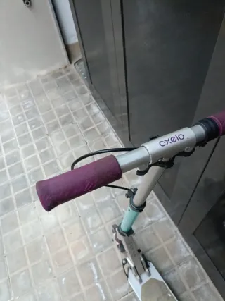 Patinete infantil plateado y morado