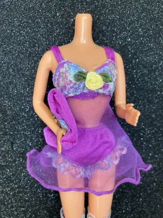 Barbie Fashion Avenue Lingerie 1995