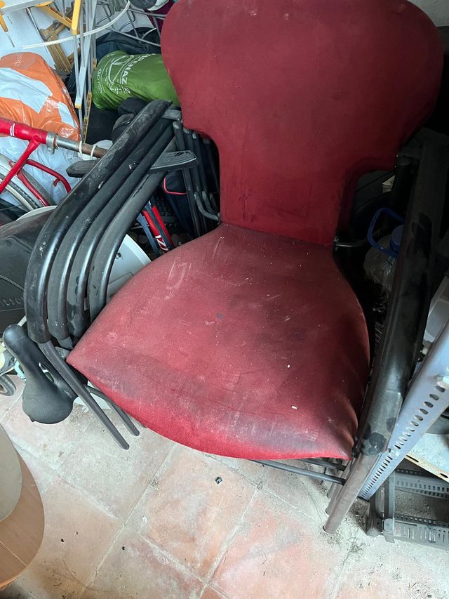 3 Sillas de tela rojas y metal muy fuertes