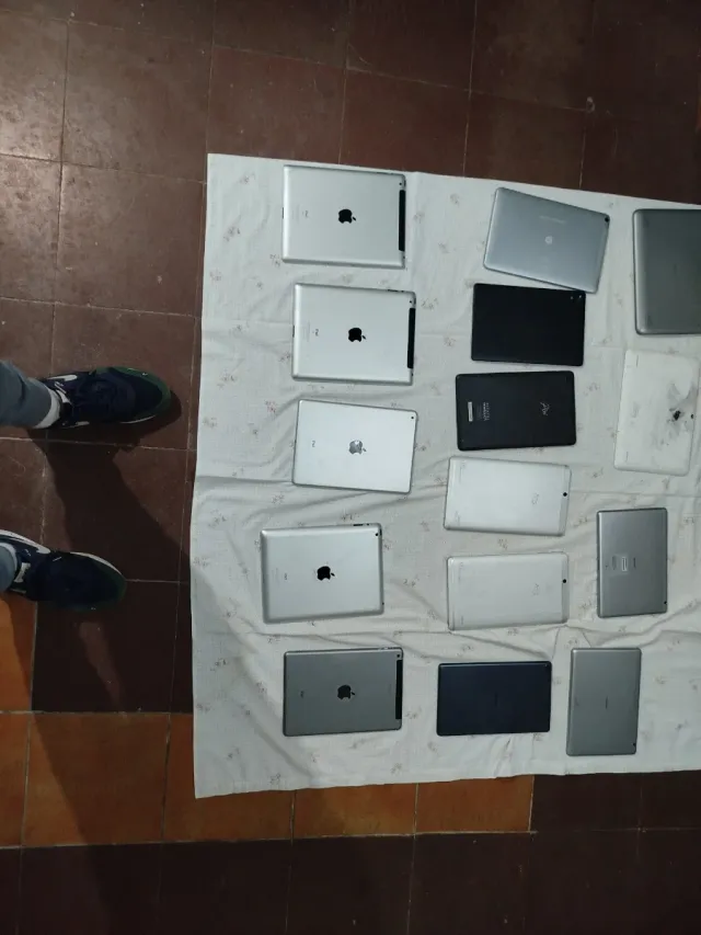 Lote de tabletas variadas