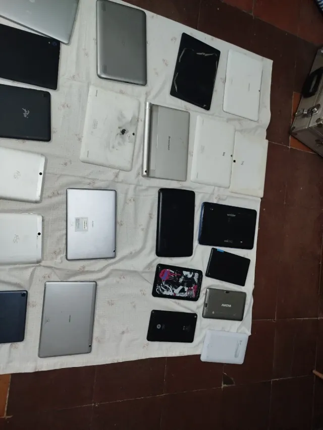 Lote de tabletas variadas