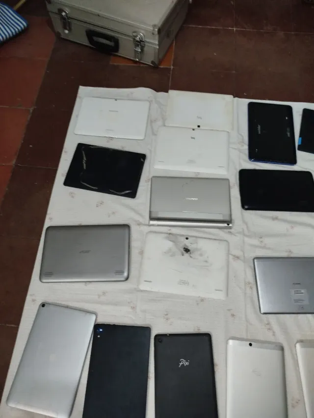 Lote de tabletas variadas