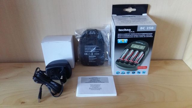 Technoline Caricabatterie stilo LCD ricaricabile