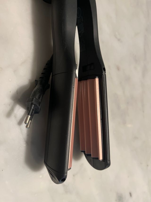 Plancha de pelo BaByliss negra