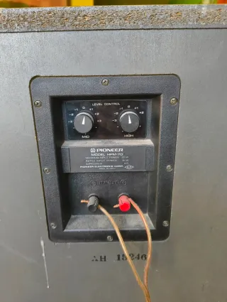 Altavoces Pioneer HPM-70