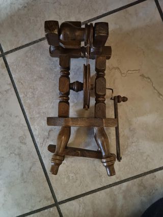 Arcolaio in miniatura in legno