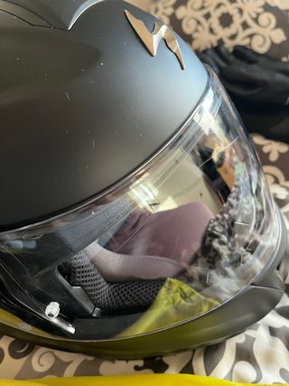Casco de moto Scorpion negro