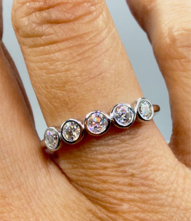 Anello Veretta Moissanite Certificata 0.1 ct