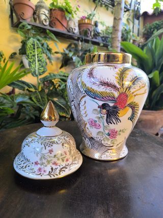 Jarrón Porcelana Blanco Tapa Dorada Pájaros