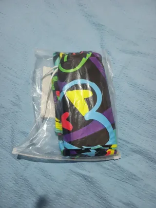 Pantalón deportivo estampado corazones