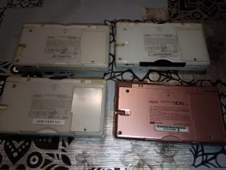 Nintendo DSi - Lotto per pezzi di ricambio..