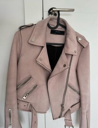 Cazadora Zara efecto ante rosa
