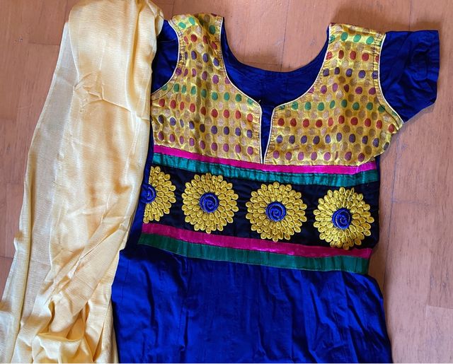 Traje Indio Azul y amarillo