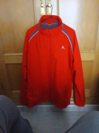 Chándal deportivo rojo