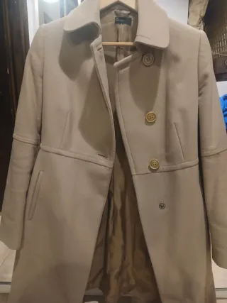 Abrigo paño camel entallado