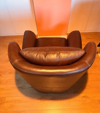 Sillón de piel Natuzzi.