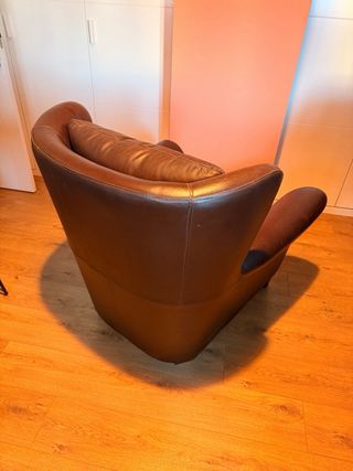 Sillón de piel Natuzzi.