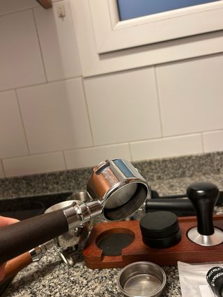 Cafetera Delonghi Dedica + Kit Barista