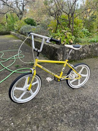 Bicicleta BMX BH California Amarilla