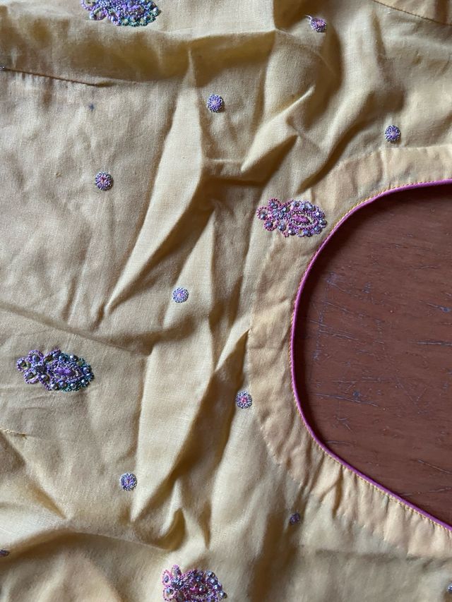 Kameez indio amarillo bordado