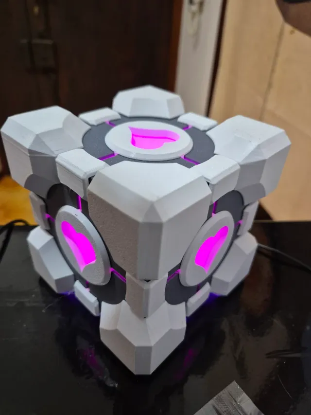 Lampada Companion Cube Portal Luce Viola