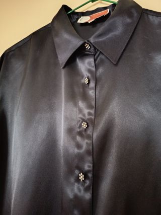 Camisa raso negra botones strass puño gemelos T42