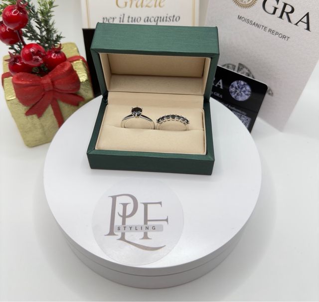 Set Anelli Solitario e Veretta Moissanite
