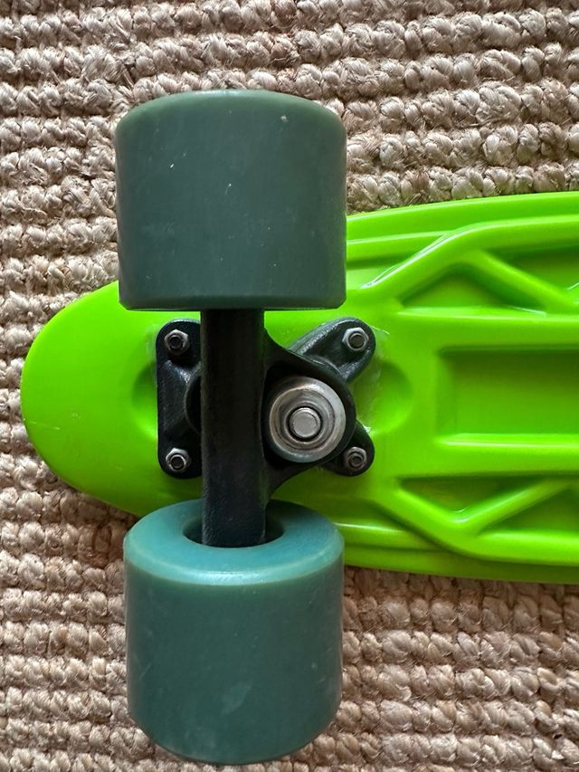 Monopatín verde Imaginarium