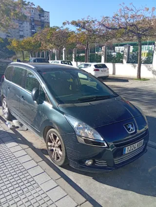 Peugeot 5008 2013