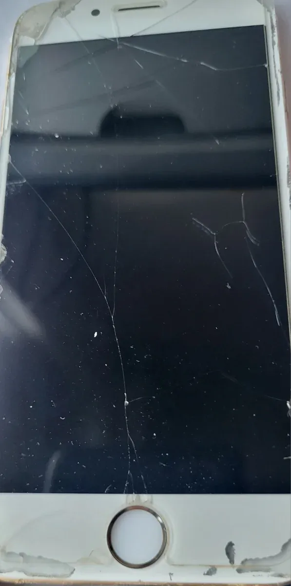 2 iPhones para piezas