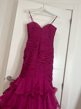 Vestido de fiesta largo con pedrería