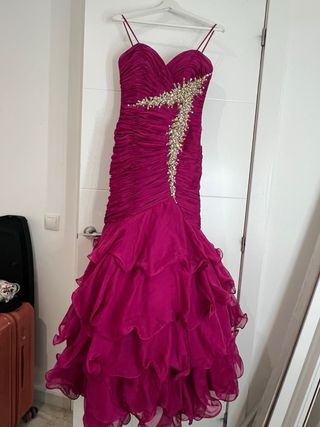 Vestido de fiesta largo con pedrería