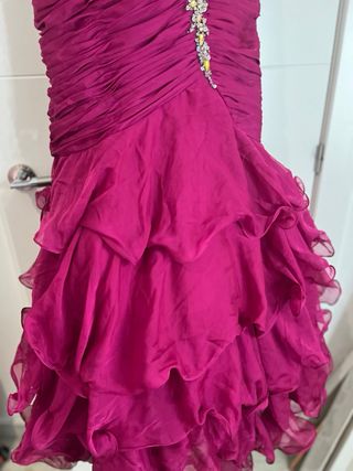 Vestido de fiesta largo con pedrería