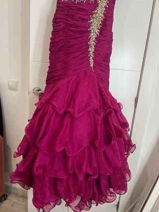 Vestido de fiesta largo con pedrería