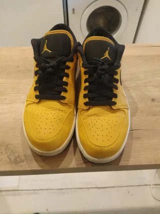 Zapatillas Jordan 1 Amarillas Talla 43