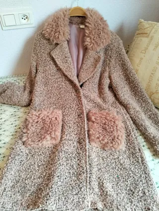 Abrigo rosa pálido angora y brillo