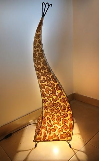 Lampada da terra beige e marrone