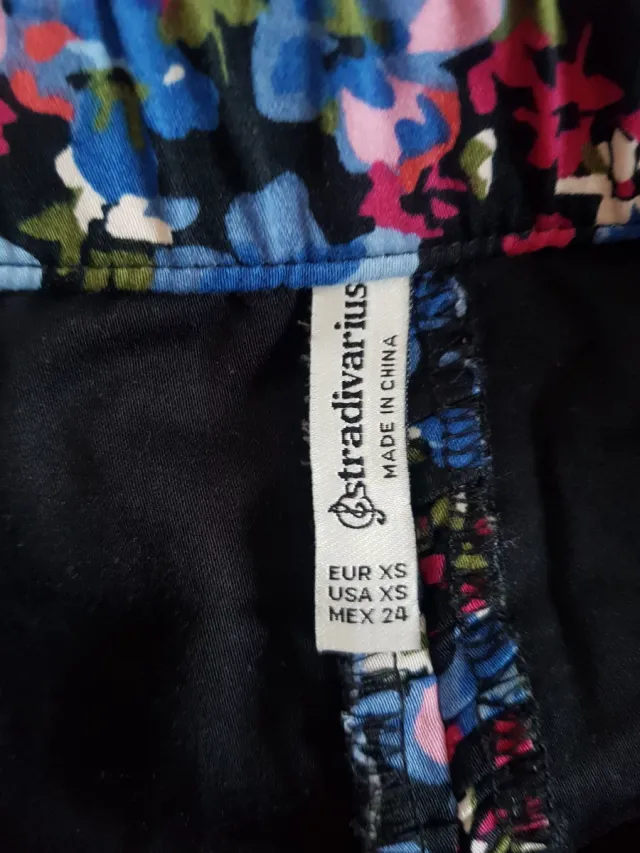 Minifalda floral con fruncido