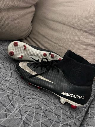 Zapatillas deportivas Nike y Puma