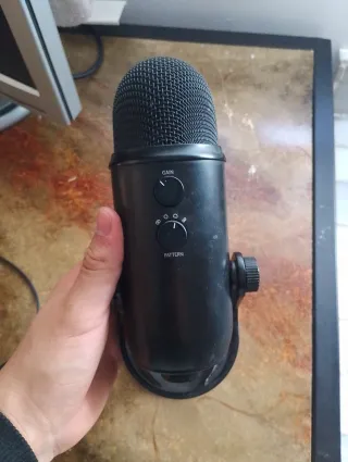 Blue Yeti + Logitech G Pro X Cascos