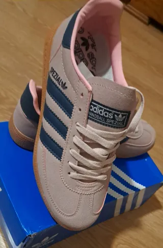 Adidas Spezial rosas y azules