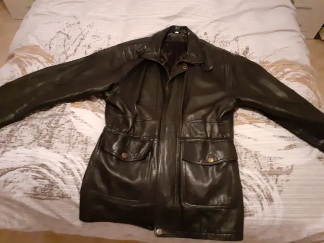 Chaqueta de piel negra