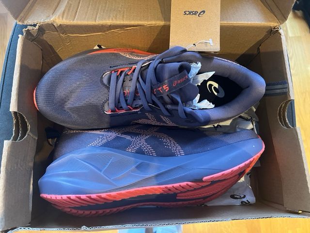 Asics Novablast 5 Talla 42 Hombre