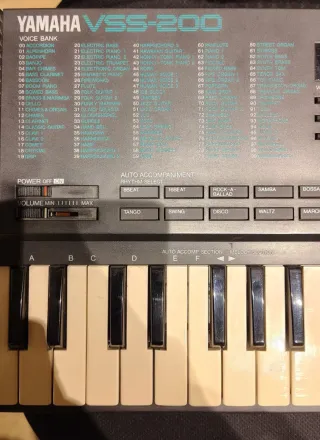 Yamaha VSS-200 Sampler con caja original