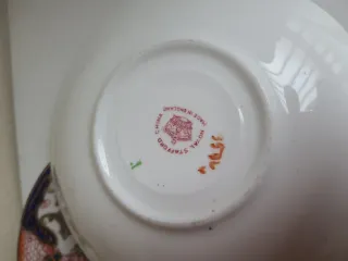 Tazza the porcellana inglese due piattini