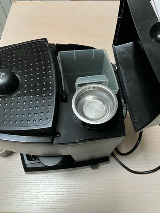 Cafetera DeLonghi EC146.B