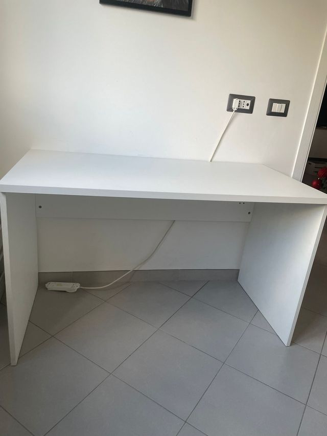 Scrivania bianca 120x60cm